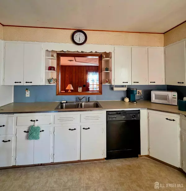 144 Buckelew AVE Jamesburg, NJ 08831