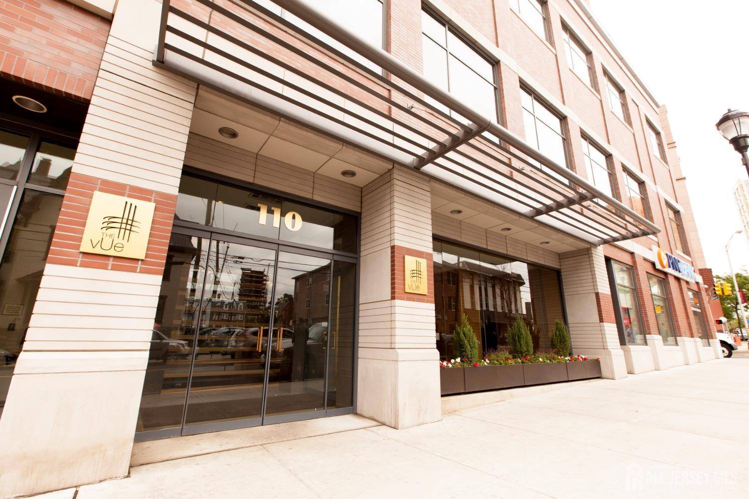 New Brunswick, NJ 08901,110 Somerset ST #2207