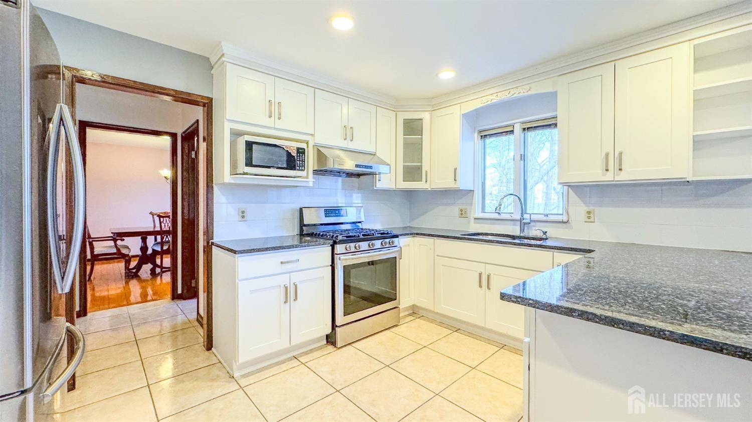 Edison, NJ 08820,11 Anna LN