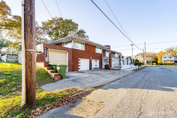 Sayreville, NJ 08872,1 Ridge AVE