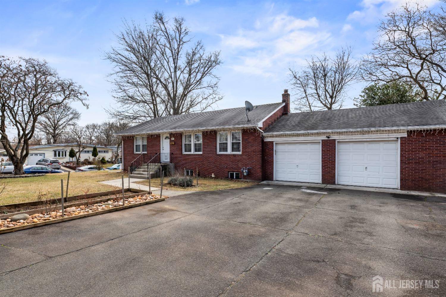 Edison, NJ 08817,36 Mill RD