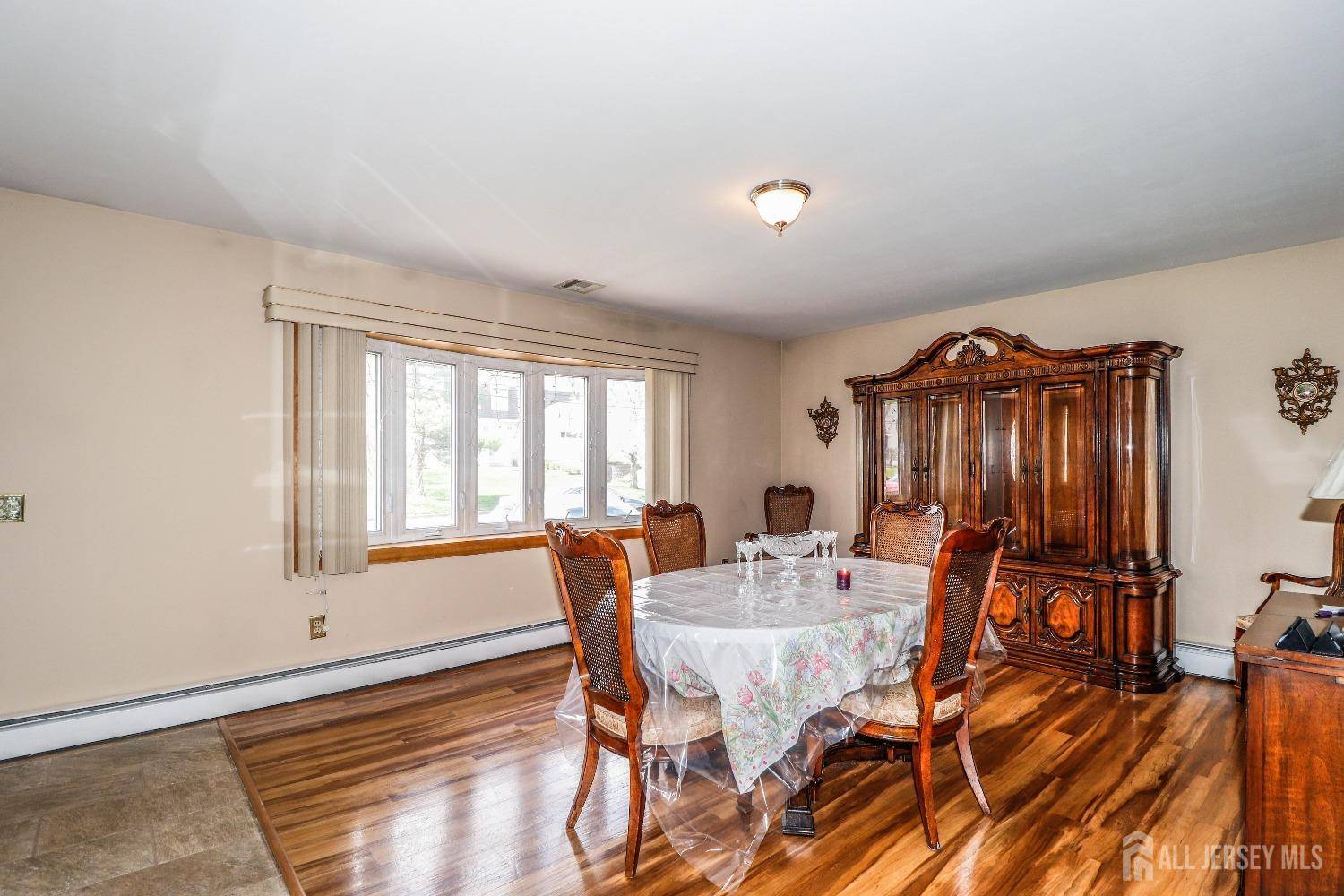 Colonia, NJ 07067,76 Kimberly RD