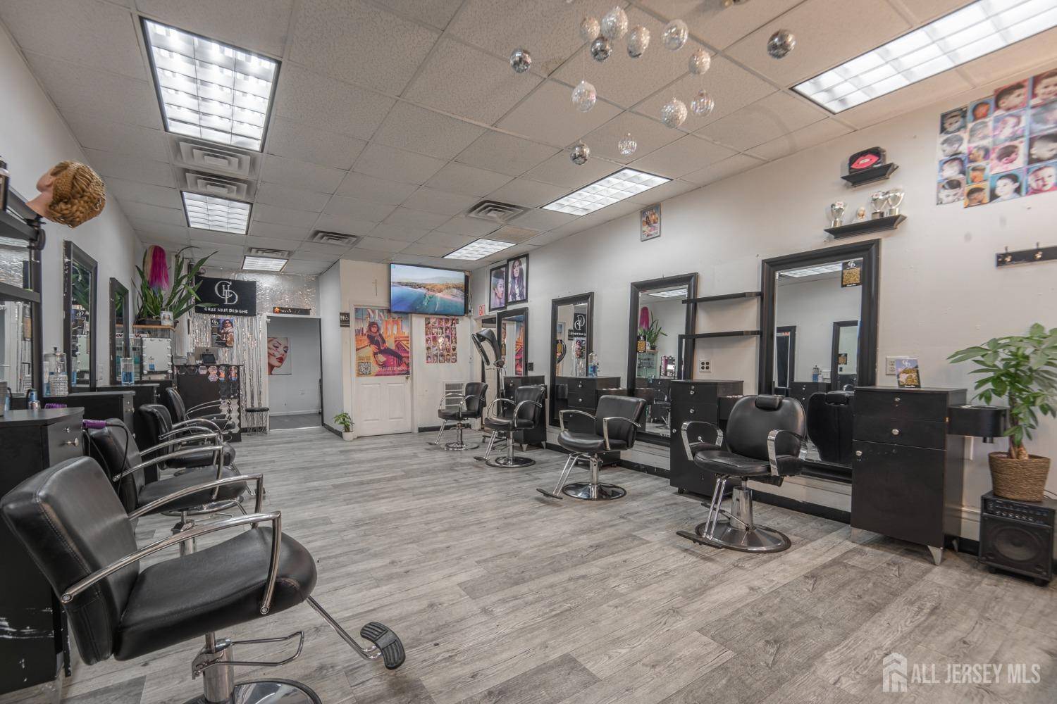 Perth Amboy, NJ 08861,349 Oak ST E