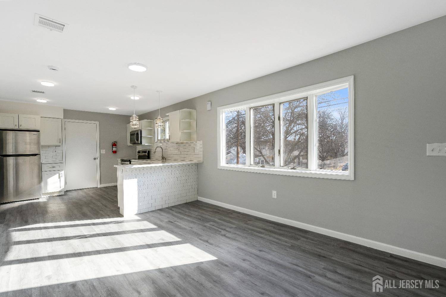 Sayreville, NJ 08859,25 Pinetree DR