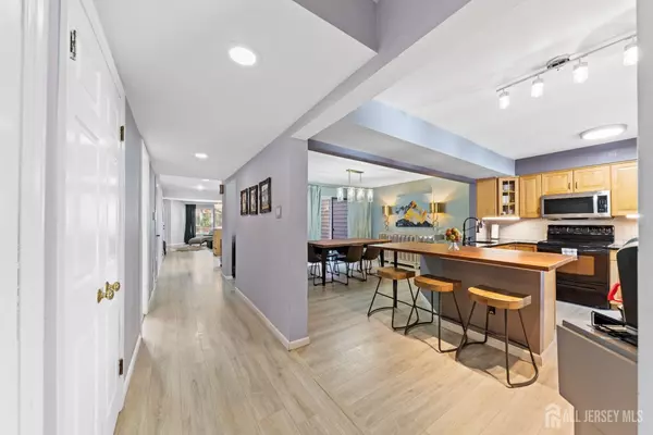 Plainsboro, NJ 08540,25 Sayre DR