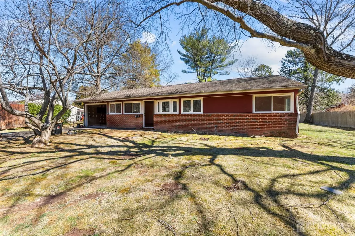 South Brunswick, NJ 08824,20 Stockton RD