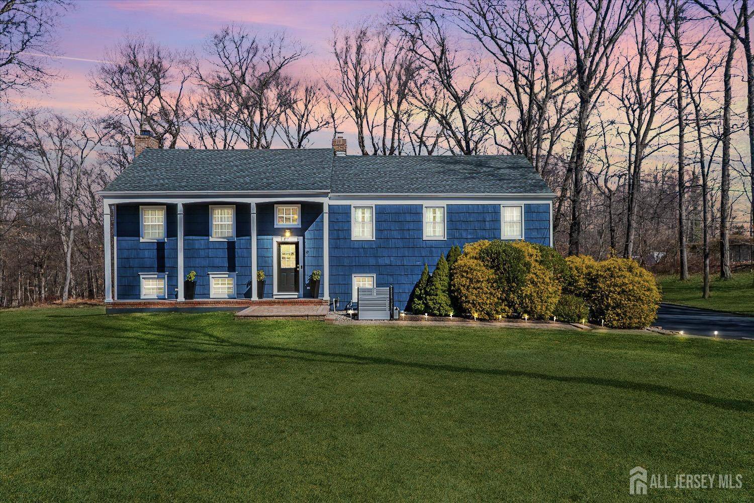 29 Hunters TRL, Warren, NJ 07059