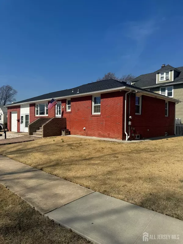 99 Holly ST, Port Reading, NJ 07064