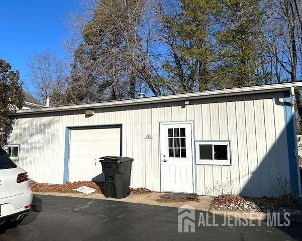 South Brunswick, NJ 08852,620 Ridge RD