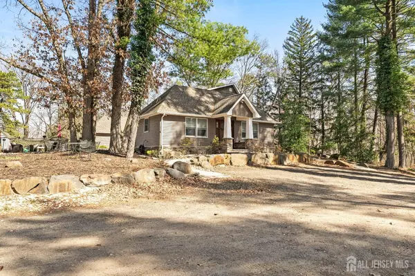 East Brunswick, NJ 08816,163 Dutch RD