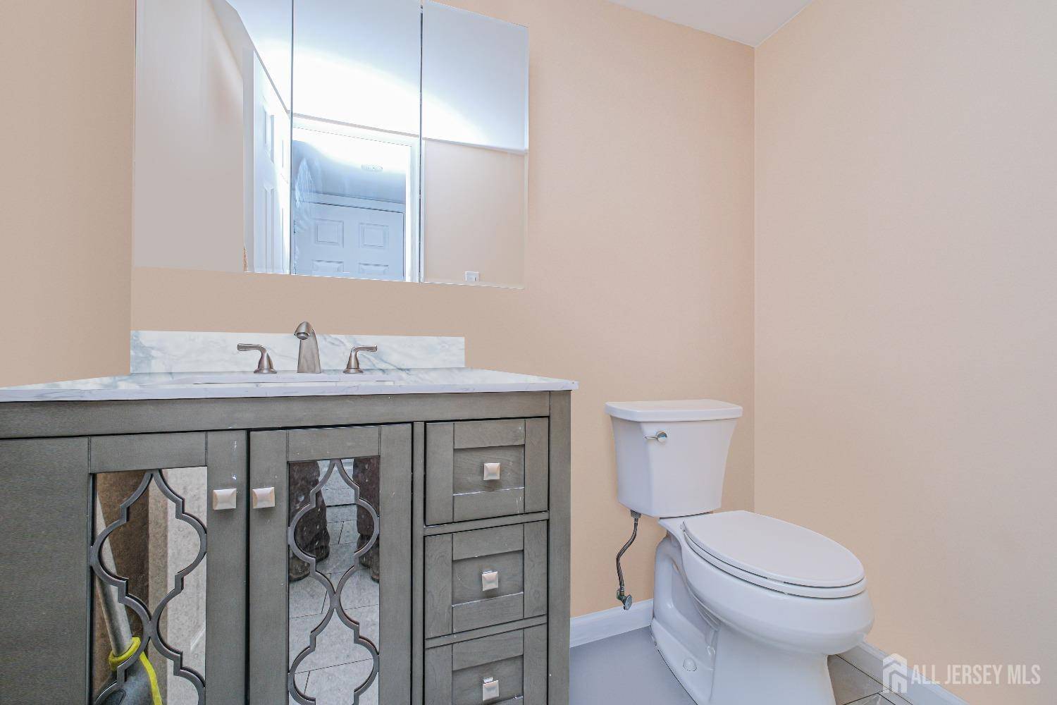East Brunswick, NJ 08816,4 Stone CT