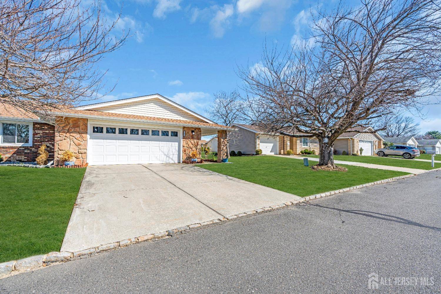 Monroe, NJ 08831,227 Convent RD #C
