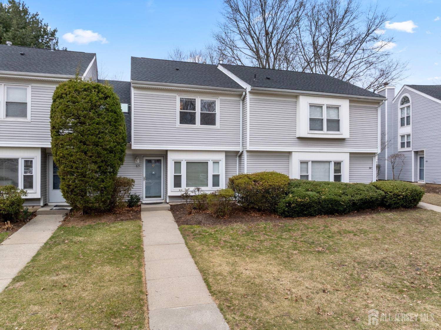 East Brunswick, NJ 08816,65 La rue LN