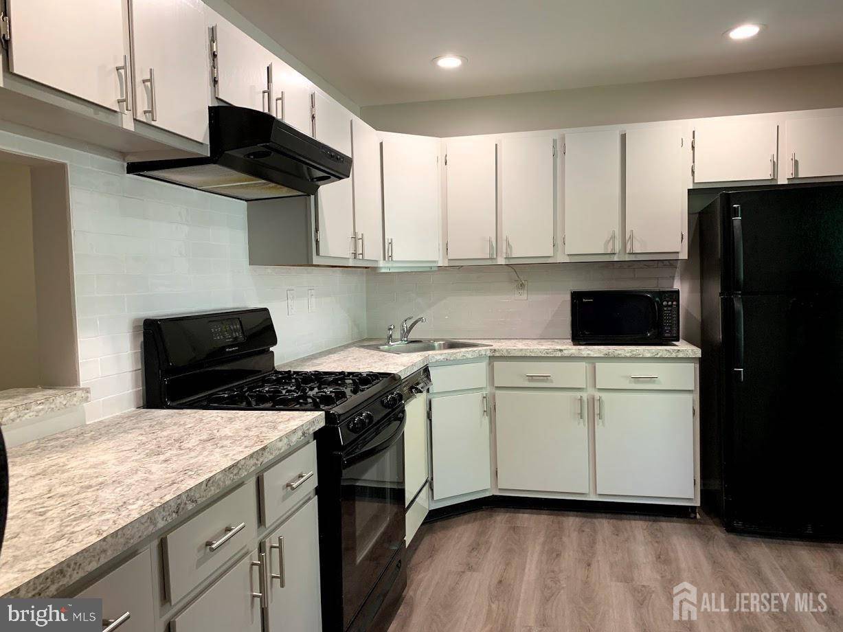 North Brunswick, NJ 08902,353 Constitution CIR