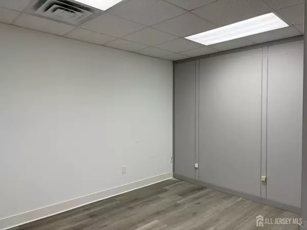 East Brunswick, NJ 08816,431 Cranbury RD