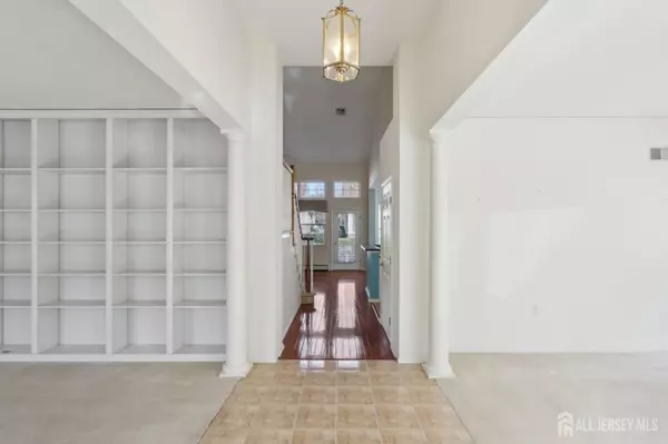 Barnegat, NJ 08005,5 Brookview CT