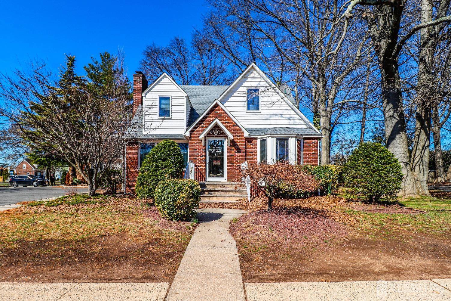 Edison, NJ 08837,10 Franklin AVE