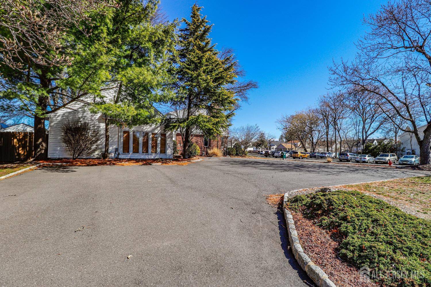 Edison, NJ 08837,10 Franklin AVE