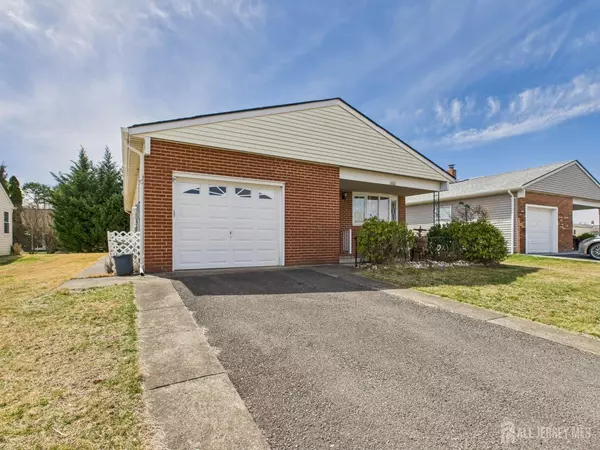 Toms River, NJ 08757,380 Port Royal DR