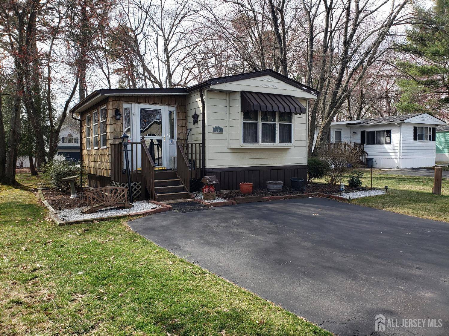 144 Libby CT, Spotswood, NJ 08884