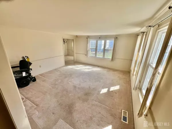 Monroe, NJ 08831,27-a Bradford LN