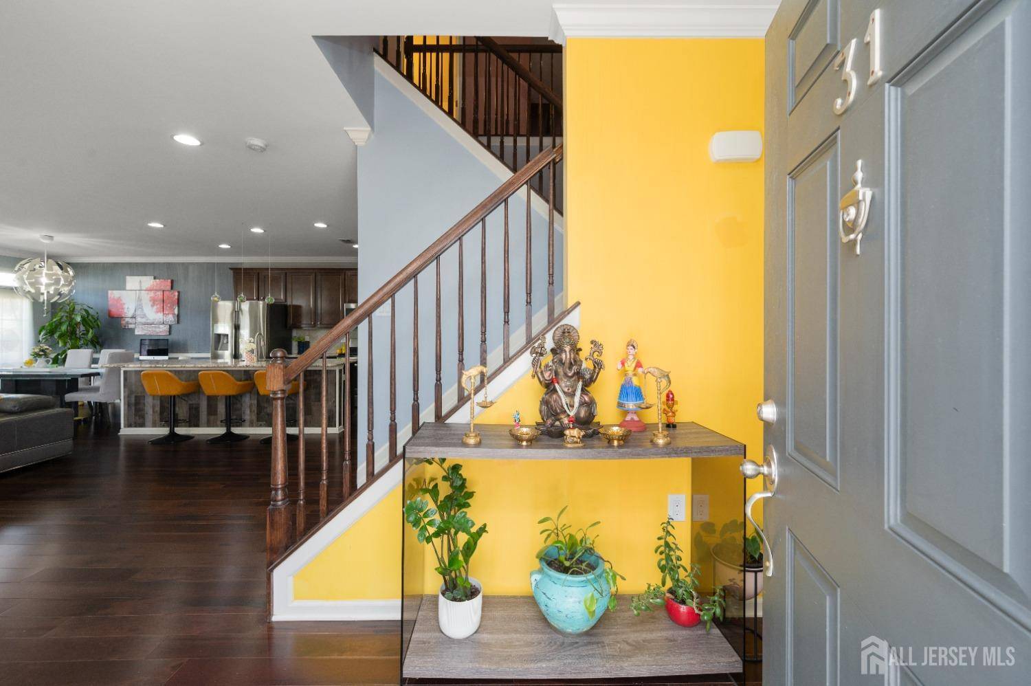 Cranbury, NJ 08512,31 Morris LN