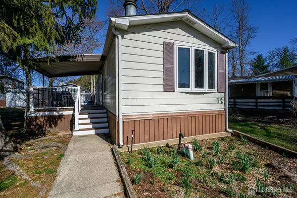 12 Keats RD, North Brunswick, NJ 08902