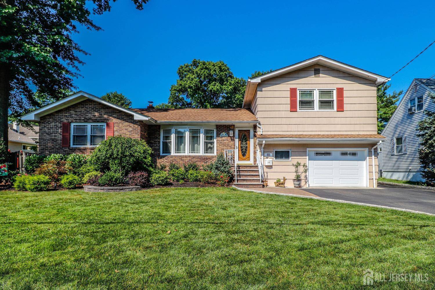11 Beekman AVE, Colonia, NJ 07067