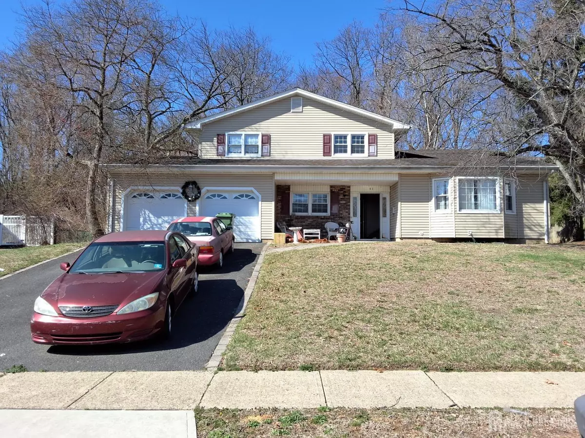 Sayreville, NJ 08859,41 Oakwood DR