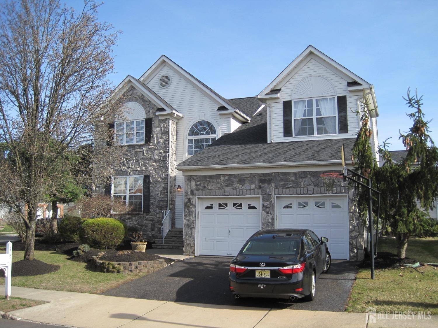 18 SEMINOLE CT, Monroe, NJ 08831