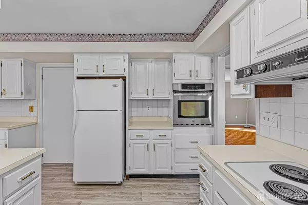 Monroe, NJ 08831,553-N Tilton WAY