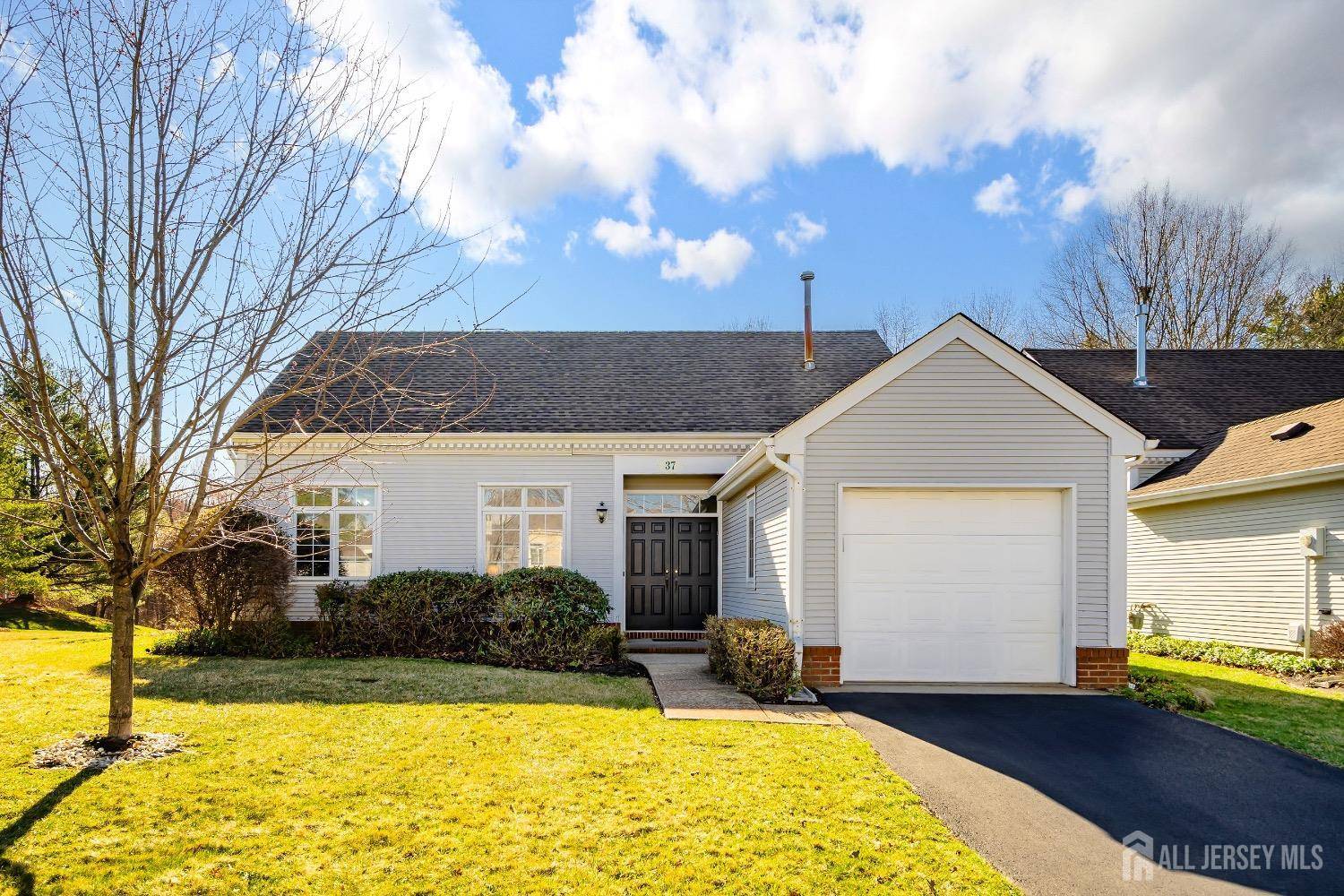 37 Winthrop RD, Monroe, NJ 08831