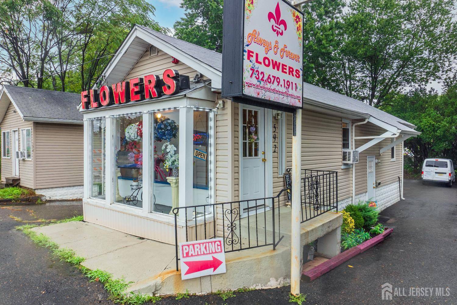 592 state route 18 HWY, Old Bridge, NJ 08857