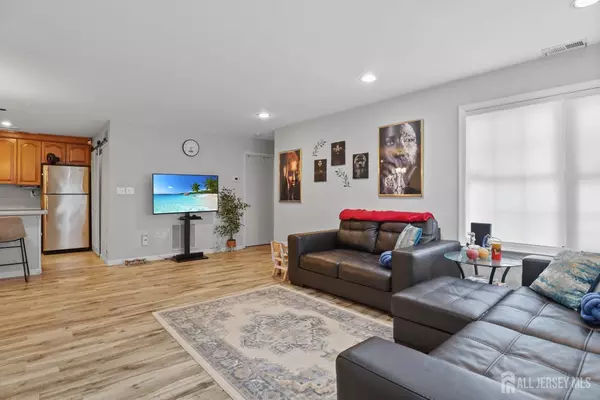 North Brunswick, NJ 08902,155 Pennsylvania WAY