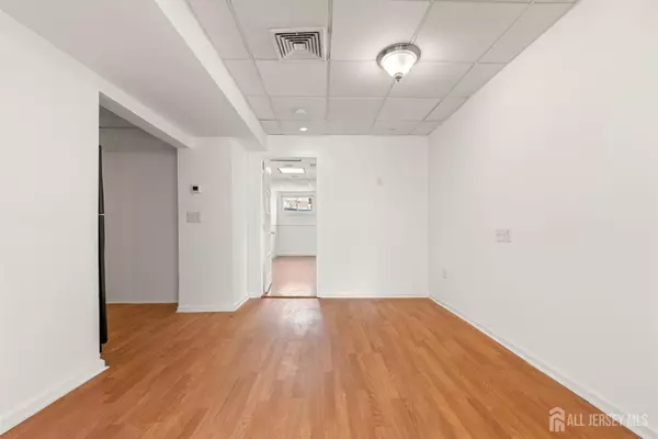 Spotswood, NJ 08884,320 Main ST
