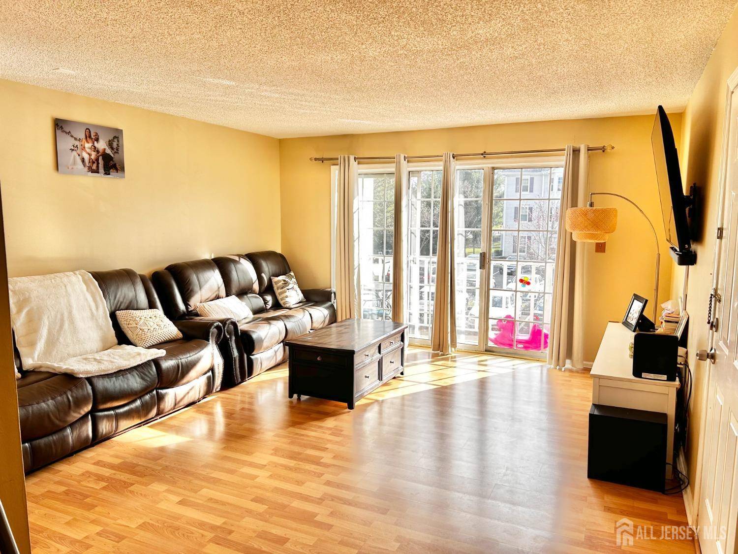 465 Northam DR, North Brunswick, NJ 08902