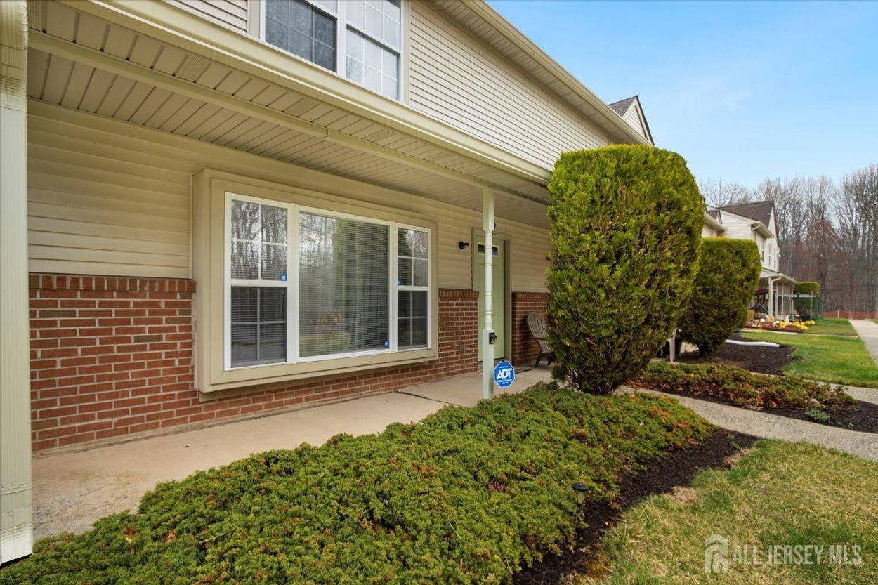 North Brunswick, NJ 08902,910 Thomas AVE