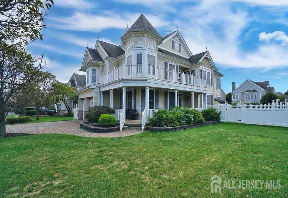 South Amboy, NJ 08879,26 Lighthouse DR