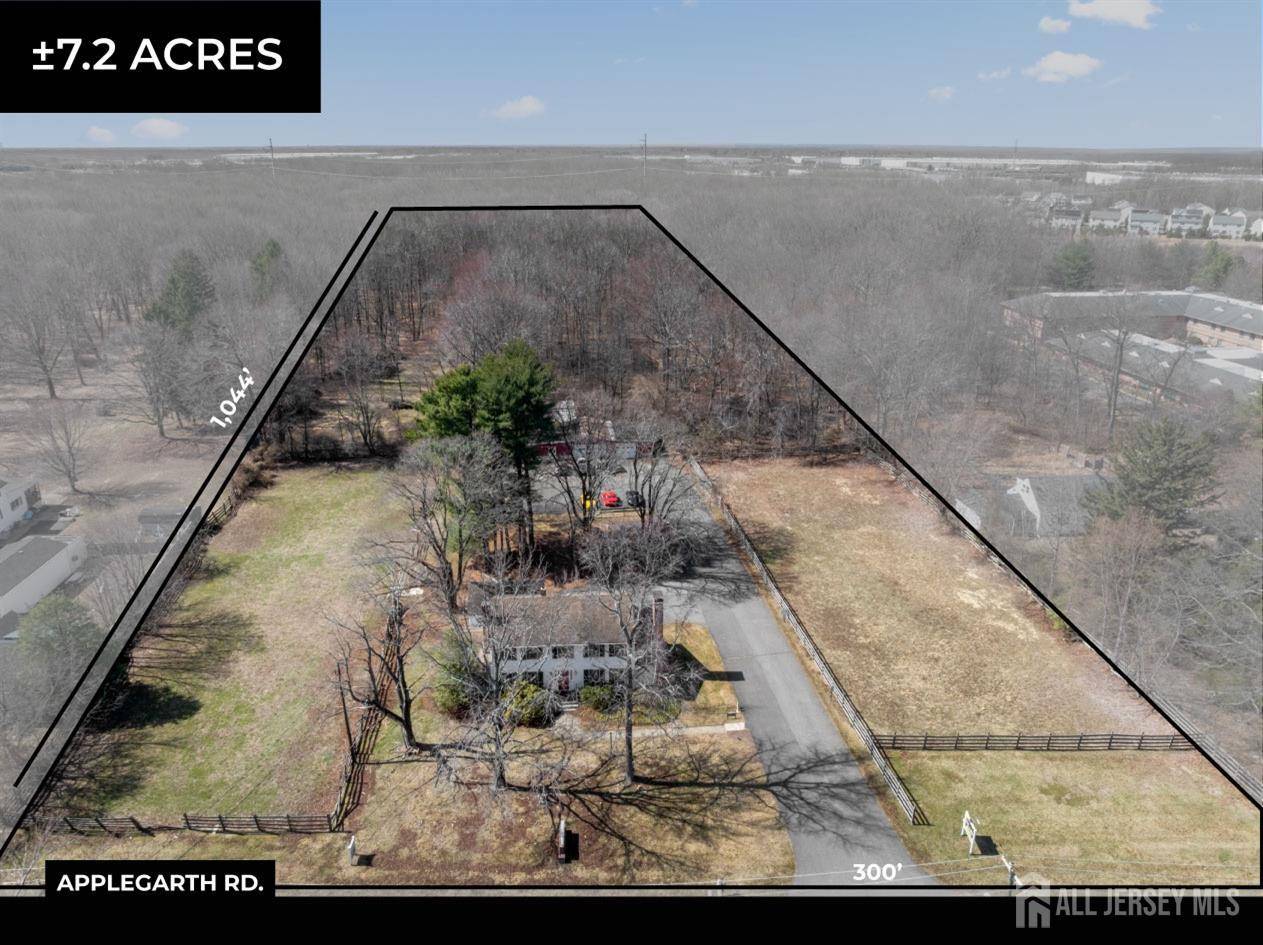 284 Applegarth RD, Monroe, NJ 08831
