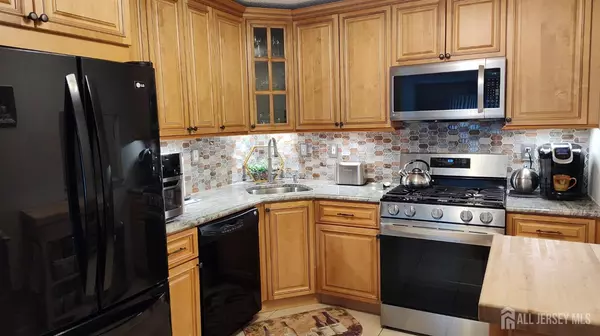 90 Clay ST, North Brunswick, NJ 08902