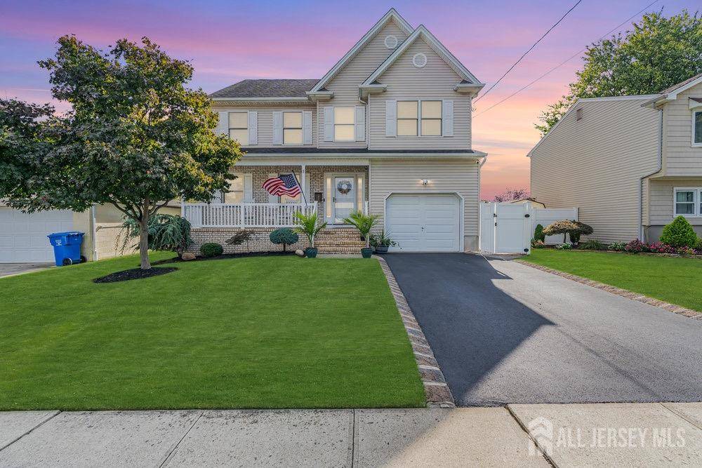 8 Harmony WAY, Sewaren, NJ 07077