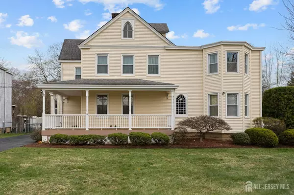 92 Main ST, Helmetta, NJ 08828