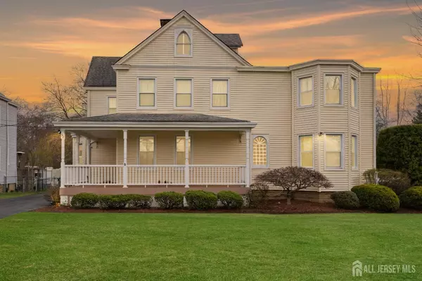 92 Main ST, Helmetta, NJ 08828