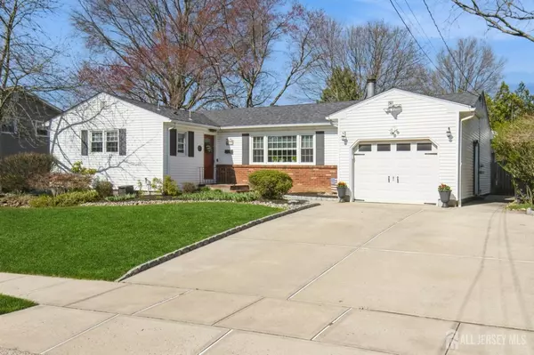 17 Durst DR, Milltown, NJ 08850