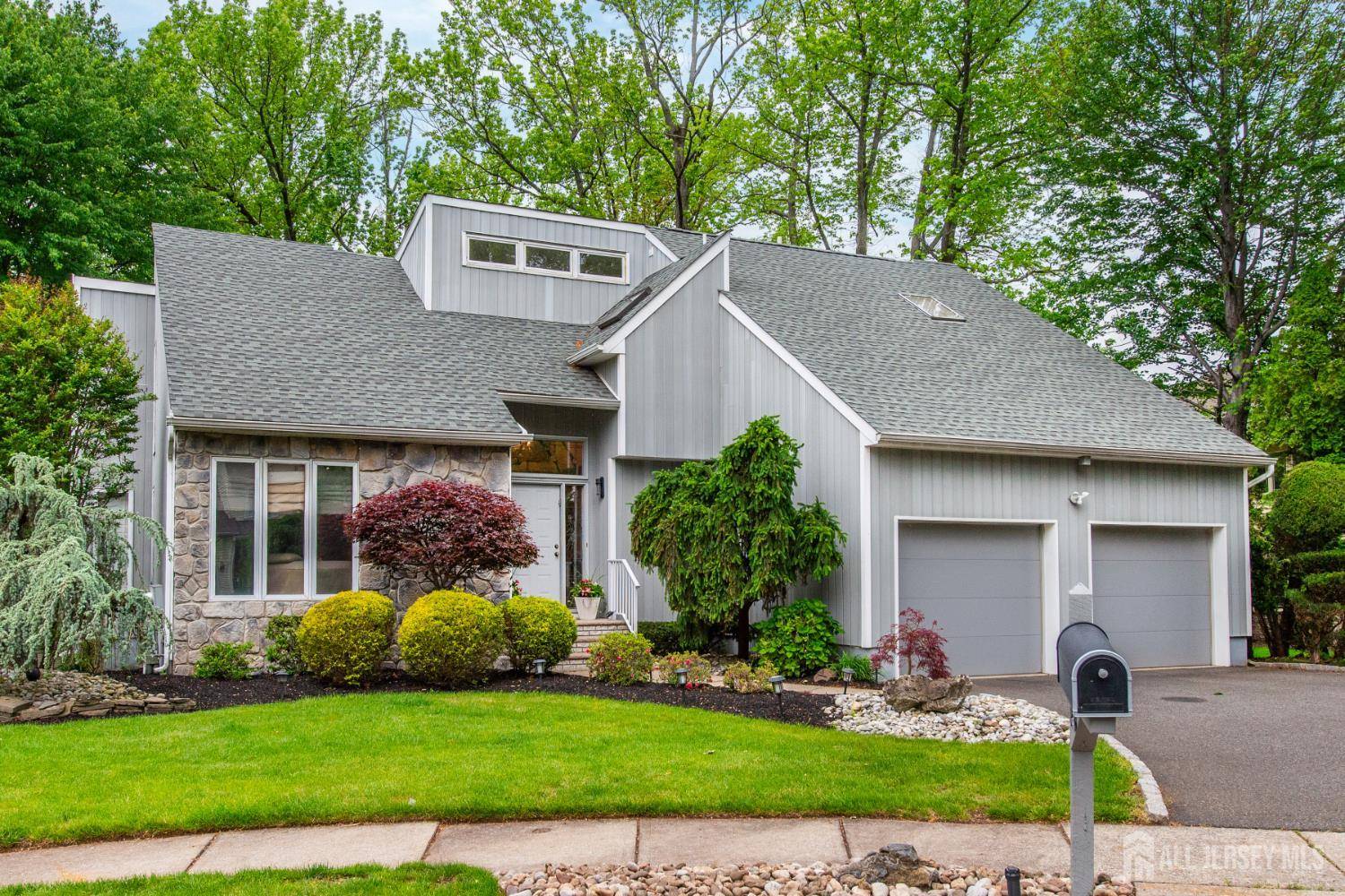 13 Clinton AVE, Edison, NJ 08820