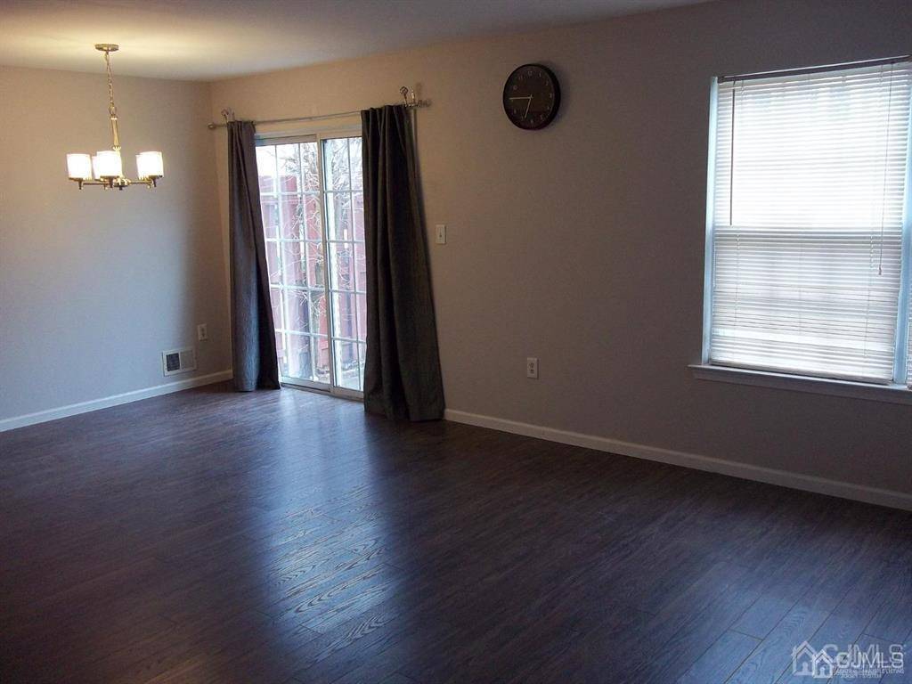 Piscataway, NJ 08854,265 Shady Oak CT