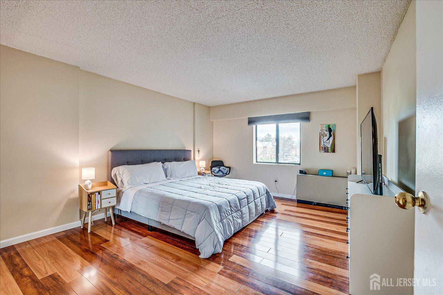 10 N Wood AVE #213, Linden, NJ 07036