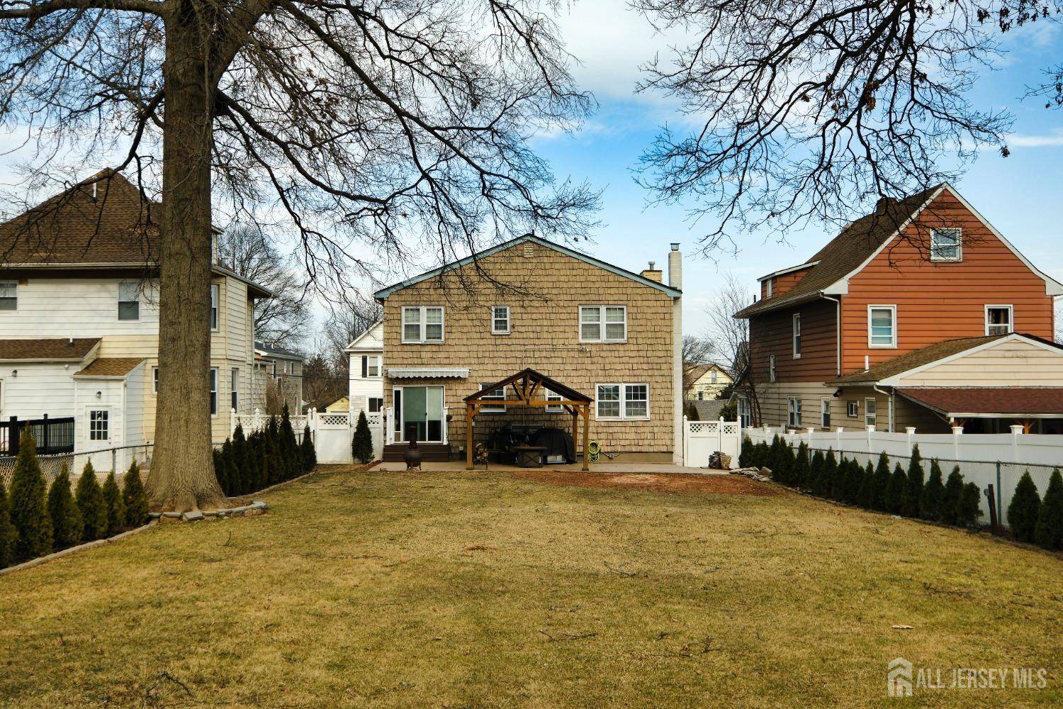 Linden, NJ 07036,717 Summit ST