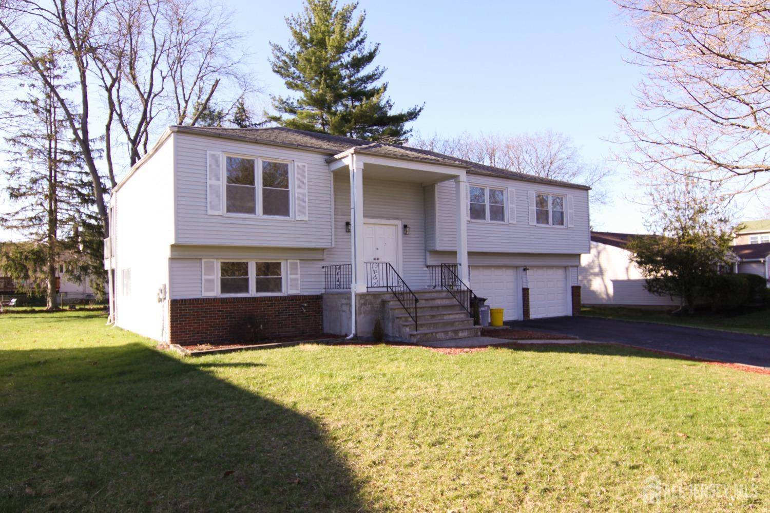 6 Joan ST, South Brunswick, NJ 08824