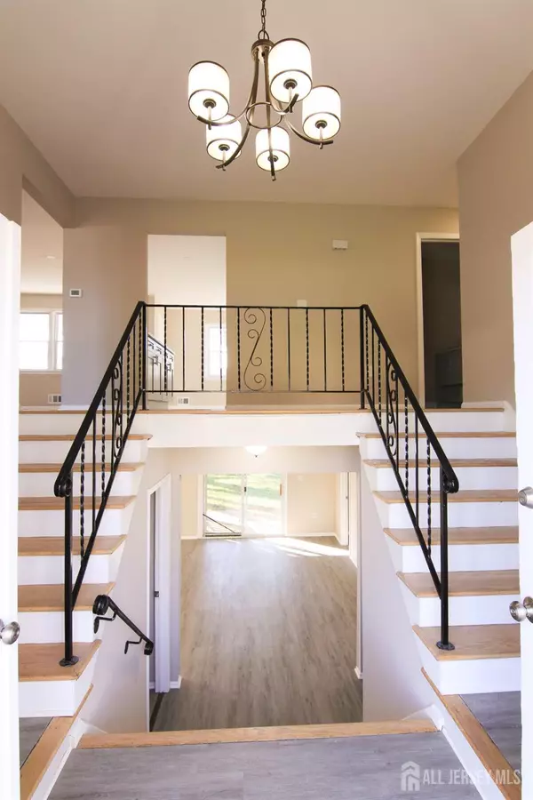 South Brunswick, NJ 08824,6 Joan ST